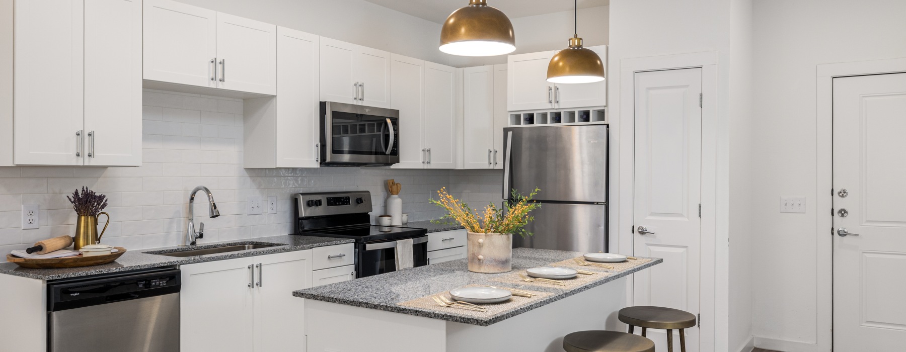Kitchen with large island 